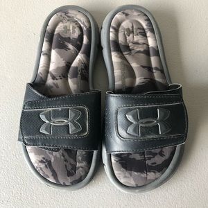 Under Amour slides
